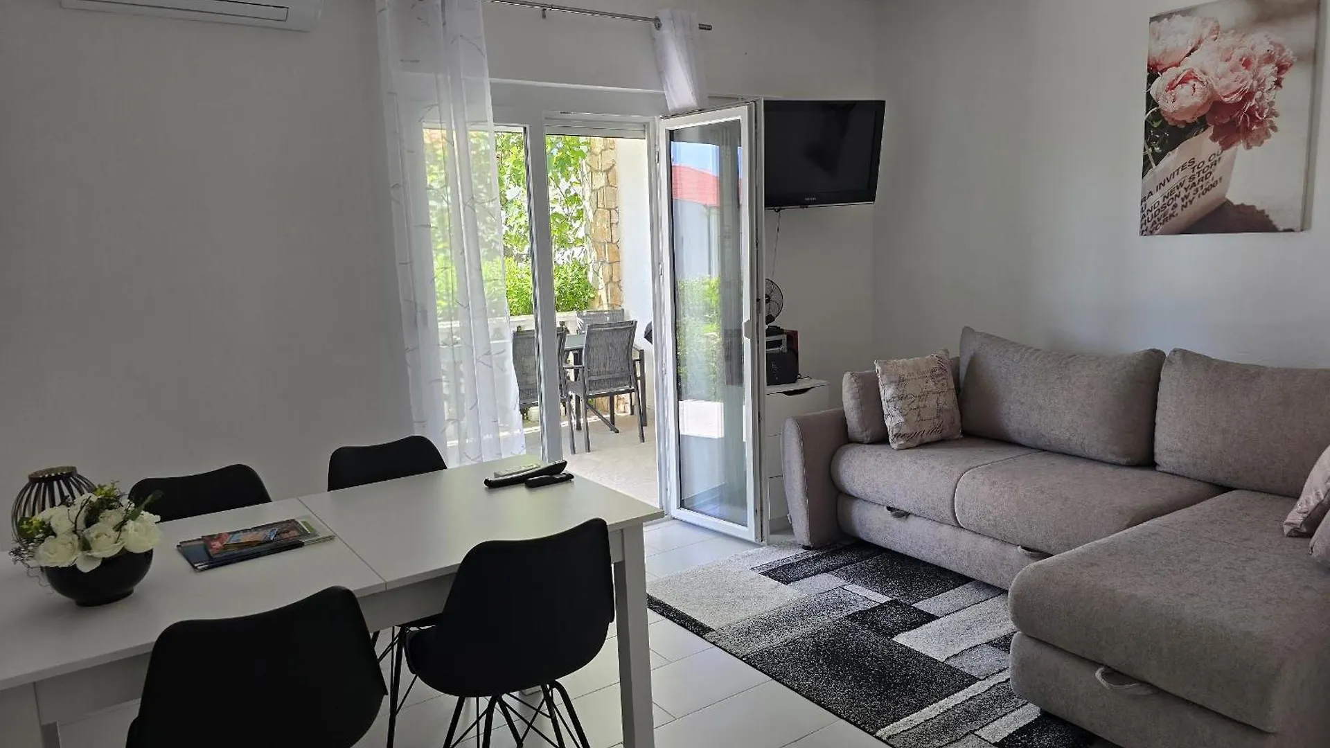 Apartment Benda Pag Town